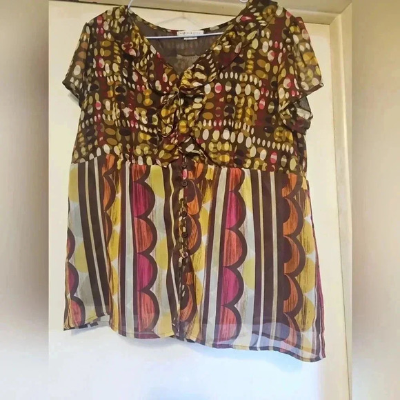 VanHeusen, size L, womens blouse,  lines, ruffle collar - Picture 2 of 10